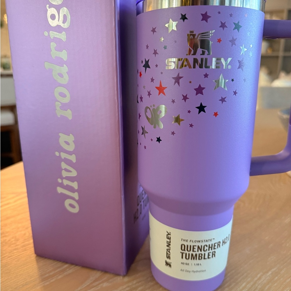 Stanley Limited Édition Olivia Rodrigo Quencher Tumbler